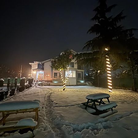 Nasheman Resorts Srīnagar Zewnętrze zdjęcie
