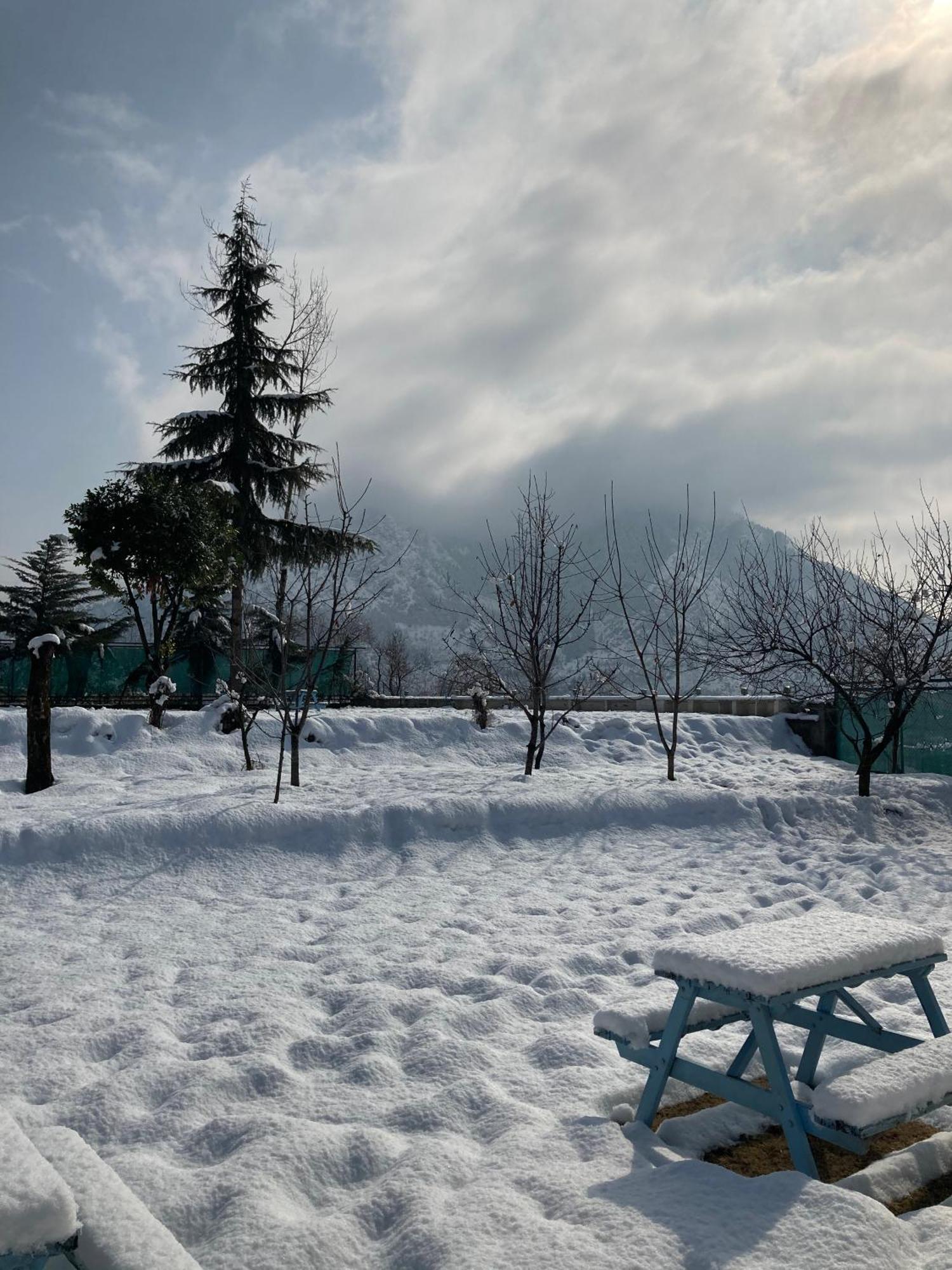 Nasheman Resorts Srīnagar Zewnętrze zdjęcie