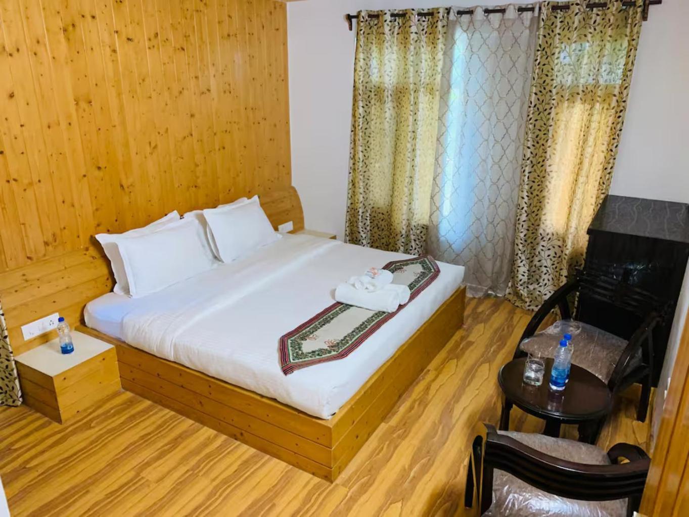 Nasheman Resorts Srīnagar Zewnętrze zdjęcie